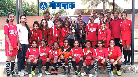 Rosary College Football Team
