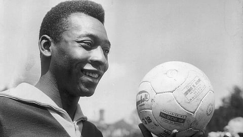 Football legend Pele Passed Away : महान फुटबॉलपटू पेलेने वयाच्या 16 व्या वर्षीच केला होता पहिला गोल