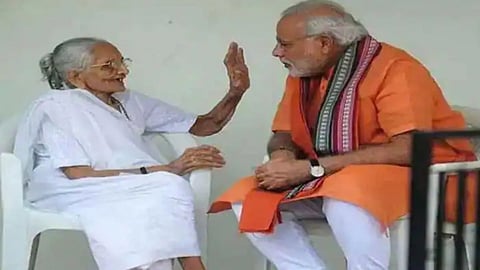 PM Modi| Heeraben Modis