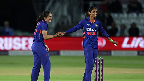Renuka Singh - Harmanpreet Kaur