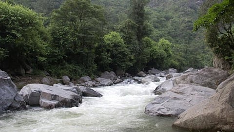 Mhadei River Water Dispute: कळसा-भांडुरा योजनेचे काम सुरू केले नसल्याचा दावा कर्नाटक शासनाकडून केला जात असला तरी या प्रकल्पाजवळील चिक्कहट्टीहोळी येथे समाज भवन तसेच रयत भवन आणि कणकुंबी येथे विश्रामधाम बांधण्याचे काम हाती घेतले जाणार आहे.