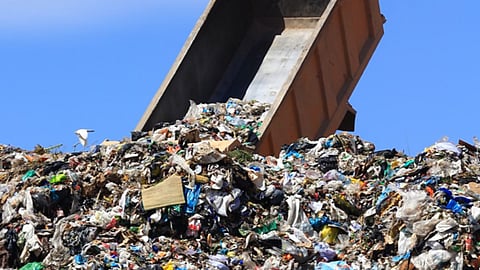 Waste Processing Plant: राज्यभरातील निवडक ठिकाणी आढावा घेतला असता कचरा व्यवस्थापनच कचऱ्यात गेल्याचे चित्र समोर आले