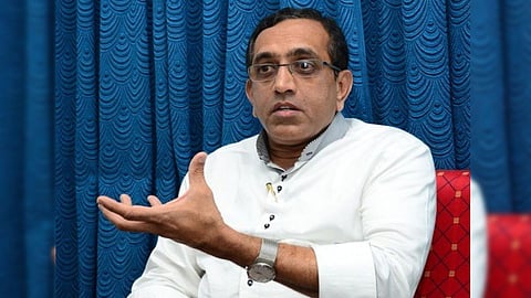 Deepak dhavalikar