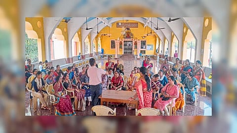 Vilas Gadgil and District Panchayat Member Seema Khadpe while guiding the meeting