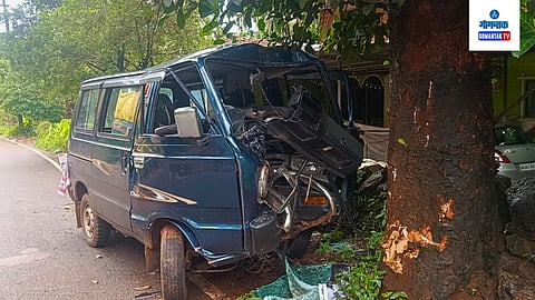 Mayem Van Accident