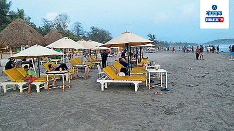 Goa Beach Shack: पर्यटन हंगाम असूनही दक्षिण गोव्यात पर्यटकांची संख्या रोडावली आहे. पर्यटन खात्याच्या परवानगीने घातले जाणारे शॅक १० जूनपूर्वी काढावे लागणार आहेत