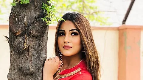 Shehnaz gill in badrinath