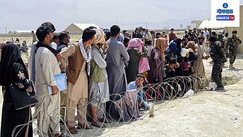 And the exile began... One and a half lakh Afghan refugees left Pakistan in search of shelter.