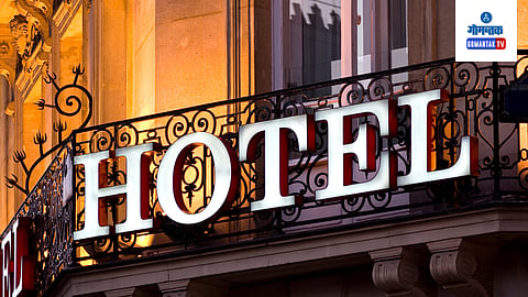 The hotel reservation made online was found to be cancelled.