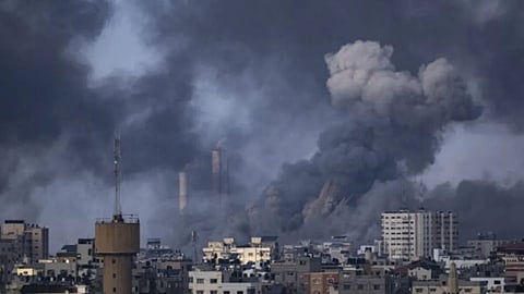 Israel Air Strikes Video: हिजबुल्लाच्या क्षेपणास्त्र हल्ल्याचा इस्रायलने घेतला बदला; लेबनॉनवर केला जोरदार हवाई हल्ला