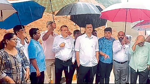 National Highway 66: राष्ट्रीय महामार्ग विस्तारीकरण करणाऱ्या कंत्राटदारास तात्काळ अटक करा; काँग्रेस आक्रमक