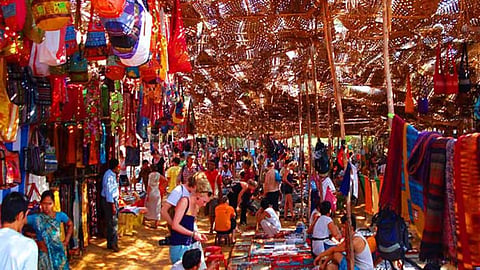 Mapusa Market License Issue: व्यापार परवान्याचे नूतनीकरण पालिकेने प्रलंबित ठेवले असून वैध व्यापार परवाना अभावी व्यापारी वर्ग आर्थिक संकटात सापडला आहे