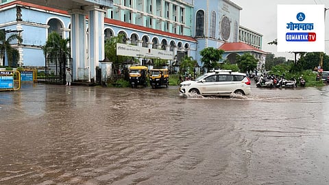 Goa Rain Updates: पावसामुळे अनेक ठिकाणी पाणी भरल्याने वाहतूक कोंडीची समस्या निर्माण झाली