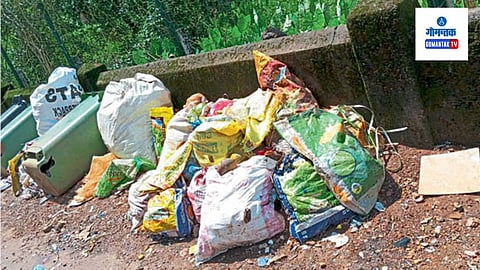 Bolshe Circle Margao: बोलशे सर्कलजवळचा हा भाग गजबजलेली लोकवस्ती असून तिथे मोठ्या प्रमाणावर व्यावसायिक आस्थापनेही आहेत. त्यामुळे या भागात जमणारा कचराही जास्त असतो. हा कचरा उचलण्यास कित्येकवेळा मडगाव पालिकेकडून दिरंगाई होत असते.