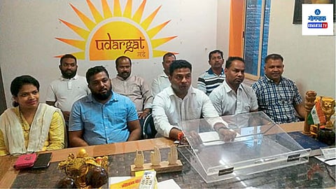 Goa Politics: लोबोंच्या विरोधात उभे ठाकले मांद्रेचे सरपंच! ''आधी कळंगुटमधील गैर व्यवहार बंद करा, नंतरच...''