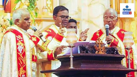 Fr Joseph Thermadam at Old Goa : फादर जोसेफ थर्माडम हे भारतातील एकमेव मूकबधिर धर्मगुरू आहेत आणि त्यांनी इतर लहान मुलांसह चर्चमध्ये पहिल्यांदा मास सादर केला.