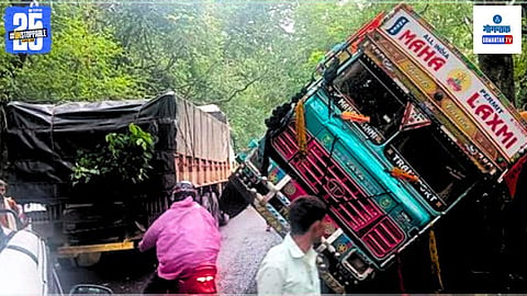 Huge Traffic On Jamboti-Chorla-Goa road