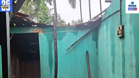 Goa News : मुसळधार पावसानं उडवली दाणादाण, सत्तरीत गावकरांच्या घराचे छत पडले; आमदार देविया राणेंचा मदतीचा हात