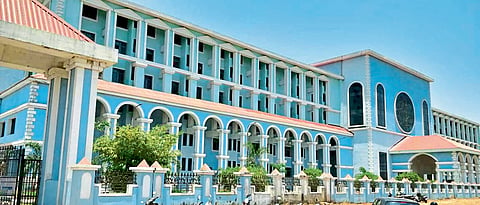 South Goa District Hospital: कॅज्युल्टीमध्ये मोठ्या प्रमाणावर रुग्ण येतात; एका डॉक्टरला दर दिवशी ३० ते ४० रुग्ण हाताळावे लागतात