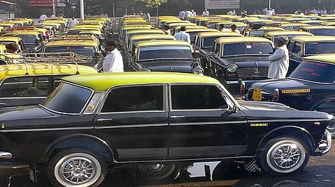 Goa Taxi Operator: चोपडे, मोरजी, मांद्रे, हरमल, पालये व केरी या किनारी भागातील टॅक्सी व्यवसायिकांना मोपा विमानतळावर विशेष लाभ होत नाही