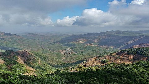 Goa Eco Zone: या विषयाचा अभ्यास करण्यासाठी सरकारने नियुक्त केलेली समिती जास्तीत जास्त केवळ ८ गावेच या क्षेत्रातून वगळता येतील, या निष्कर्षाप्रत पोचल्याची माहिती मिळाली आहे