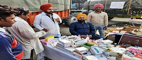 Medical centers are open 24 hours on the Singhu border
