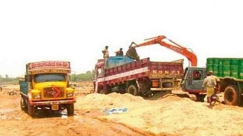 Sand mining continues in Goa despite ban