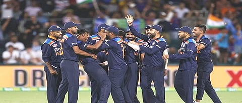 Sanjay Manjrekar objects to physio not coming to the field after Ravindra Jadeja was injured in the 1st T20 match against Australia