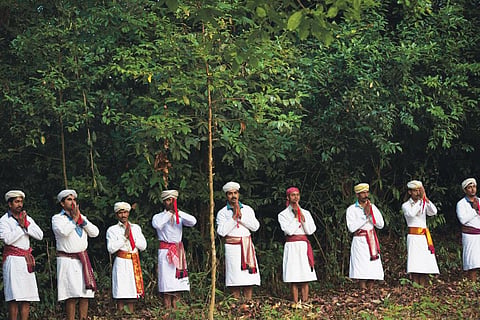 Kodavas worship Nature.
They have nurtured sacred
groves and have built
temples in each village to
instil fear among people to
protect the environment (Copyright: Kaveri Ponnapa | Photography: Sudeep Gurtu | www.thevanishingkodavas.com)