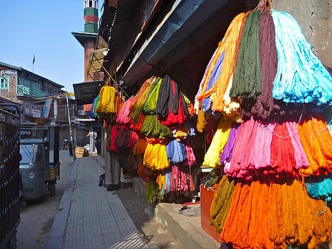 Shawl making contributes towards sustainable livelihoods of people in Kashmir. Credit: Philip Cotsford / Flickr