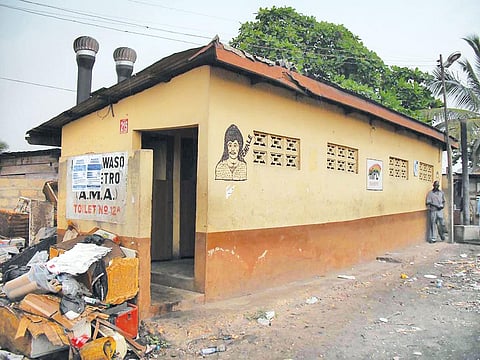 A public toilet for women in Ghana. Over 50 per cent of Ghanaians use public toilets and about
18 per cent defecate in the open (Credit: respectwomen.co.in)