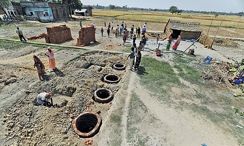 Twin pit toilets being constructed under Mission 32 in Khorhansha gram panchayat, Jhanjhari block, Gonda district (Photo: Vikas Choudhary)