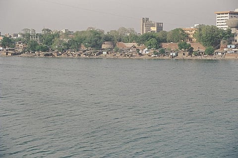 मृतप्राय साबरमती में जारी है सीवेज और औद्योगिक प्रदूषण, कोर्ट ने प्राधिकरणों से मांगी रिपोर्ट