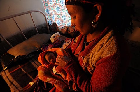 Breastfeeding the first hour after birth makes the mother feel calm, relaxed and happy, and gives her precious moments to bond with her baby Credit: Sayontoni Pal Choudhuri/CSE