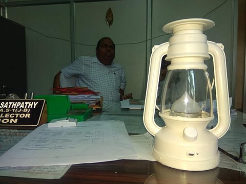 Solar lanterns to light up all polling booths in Odisha’s Kendrapara
