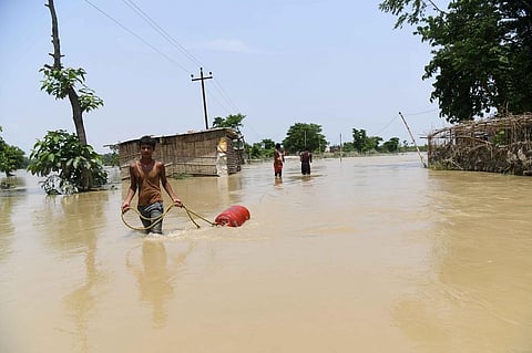 बिहार के मुजफ्फरपुर में बाढ़ का एक दृश्य। फोटो: सचिन कुमार