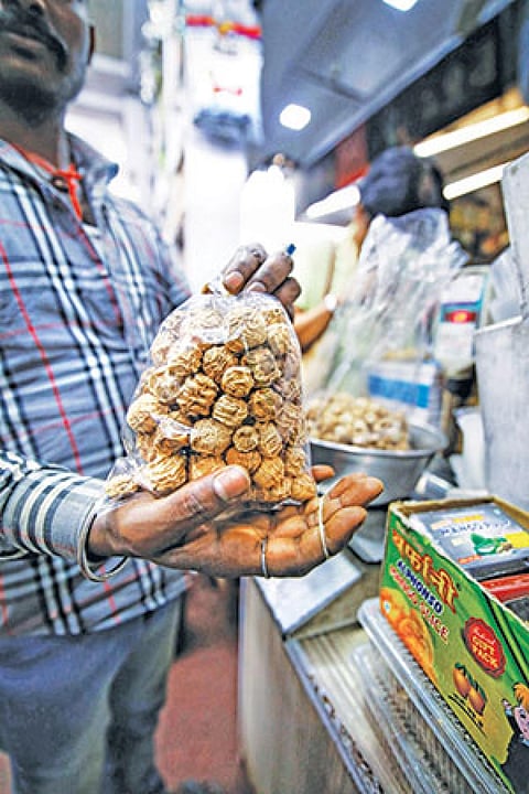 Dried kachri, which adds a tangy taste to Rajasthani cuisine, has a growing market across India