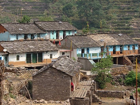 उत्तराखंड का एक गांव। फोटो: अंकुर पालीवाल