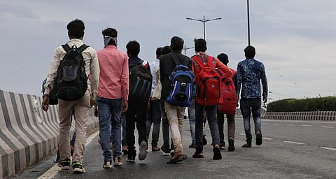Many migrant workers have still not received proper care or attention and are stranded in various cities of India. Photo: Vikas Choudhary / CSE