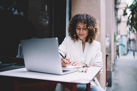 Note-taking by hand: A powerful tool to support memory