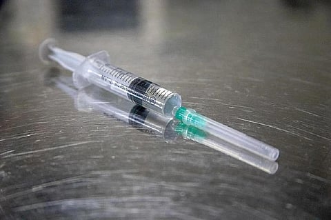 आवरण कथा: कोविड वैक्सीन से मुनाफा कमाने वाली कंपनियों के पास तैयार हैं सारे जवाब