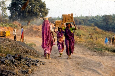 हर साल एक डिग्री तापमान बढ़ने से विनिर्माण क्षेत्र को दो फीसदी राजस्व का घाटा : शोध