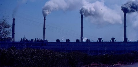 Air pollution due to industrial clusters has increased in UP, Maharashtra, Gujarat and Rajasthan since 2009. Photo: Kanti Kumar/CSE