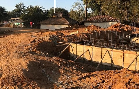 Prosperity, thorns, a village road: Ground report from Khodgaon (near Rowghat iron ore reserve)