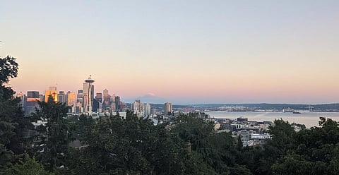 Seattle, with Mt Rainier in the distance. Photo: @RamilOnFire / Twitter