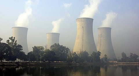 The closure of old government power stations in Bathinda, seen in the photo and Ropar have escalated Punjab's power crisis. Photo: Wikimedia Commons