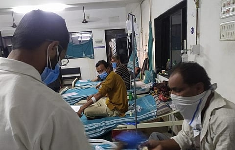 कोविड-19 की दूसरी लहर के दौरान गुजरात के अस्पतालों की हालत दयनीय रही।