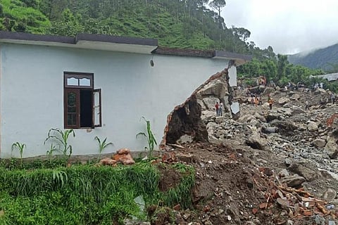 डाउन टू अर्थ की व्याख्या: क्या है बादल फटने का विज्ञान