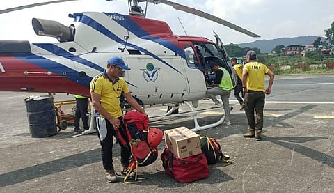 उत्तरकाशी में फंसे पर्वतारोहियों को बचाने जाती उत्तराखंड राज्य आपदा नियंत्रण बल। फोटो: वर्षा सिंह