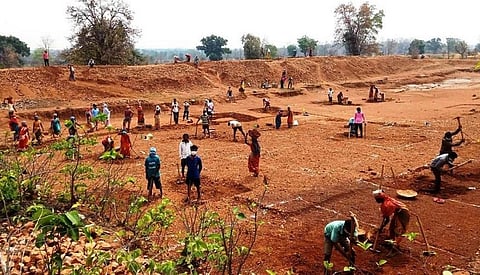 Delayed payments and deprivation of jobs have further demoralised the rural population. Photo: Manish Chandra Mishra/CSE